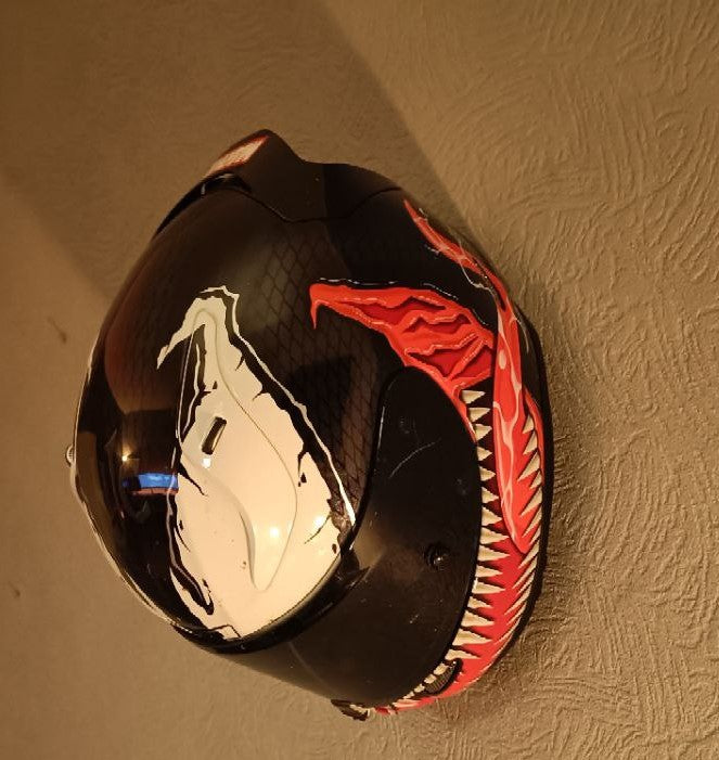 Helmhalter für die Wand | Helmdings | Helmet Wall Rack